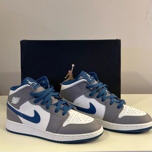 Jordan 1 Mid Cement True Blue Youth Size 5.5 Women’s 7